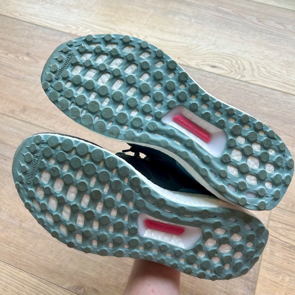 Adidas Ultraboosts 1.0 in grey, pink, and blue - Picture 6 of 7